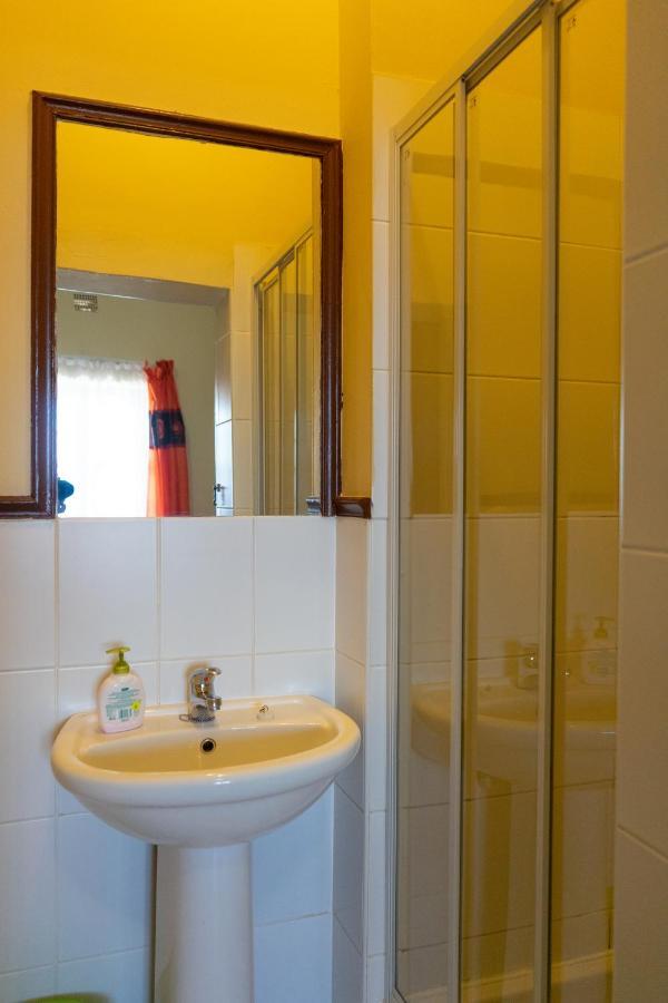 Bay Vista Guesthouse موسيلباي المظهر الخارجي الصورة